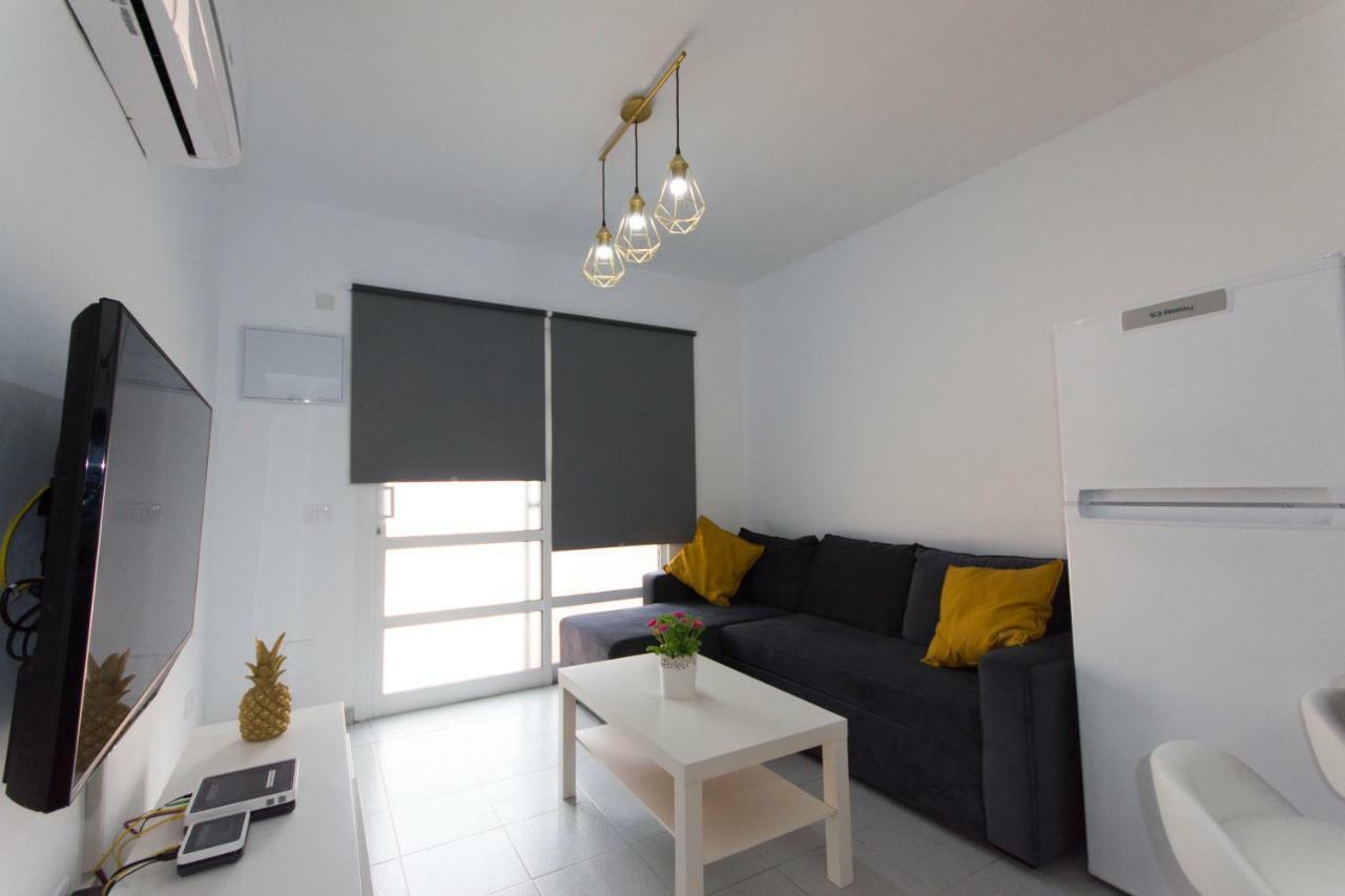 Bungalow With Terrace Near The Beach San Bartolomé Exterior foto